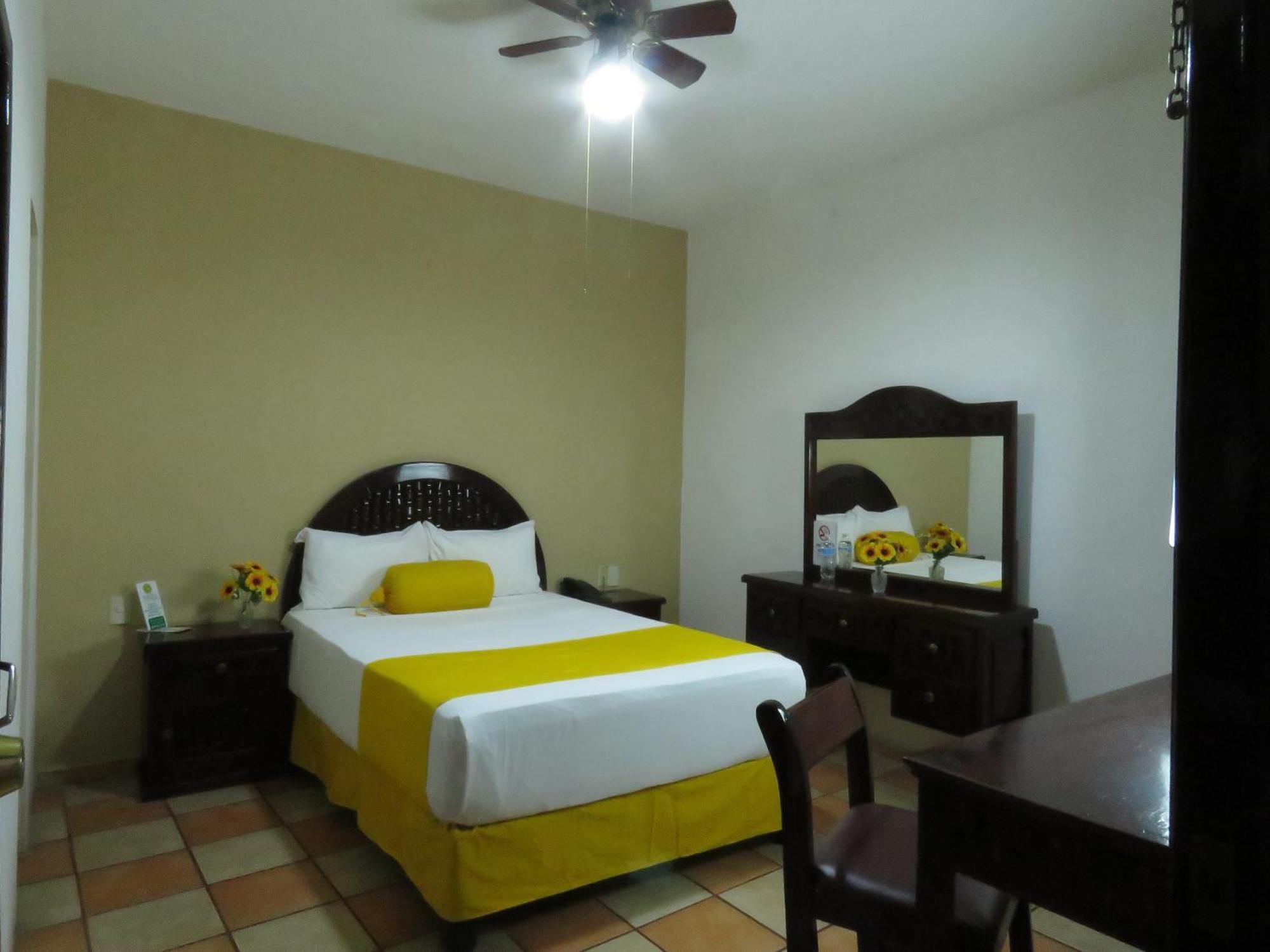 Hotel Los Girasoles Tepic Zewnętrze zdjęcie